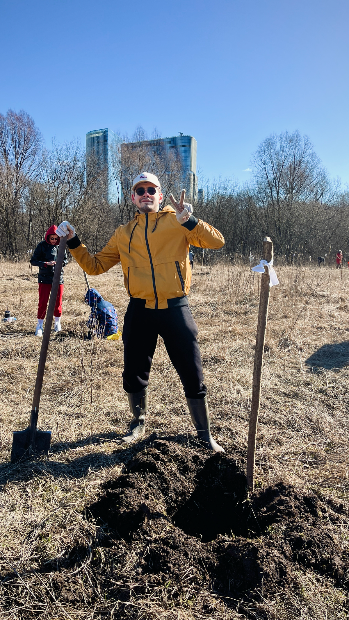 Высаживаем дубы: сила команды и природы 🌳🏦 | Сетка — социальная сеть от hh.ru