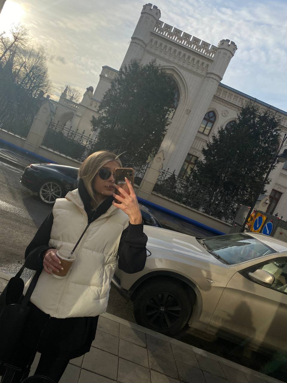 морнинг, пипл!
Красивые, насыщенные выходные; встречи с классными людьми; ощущение весны… мне для полного счастья не хватает только путешествия!🙈 но это в планах))
Очень рада, что всё и все начинают о... | Сетка — социальная сеть от hh.ru