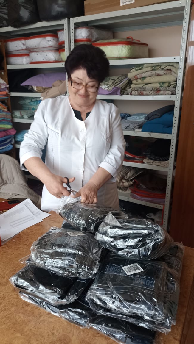 Привет всем! 👋
На прошлой недели наши Партнёры передали в Гиагинский Дом-интернат Холодильник двухкамерный и 140 пар носков.
Мы рады поделиться с вами фото-отчетом о проделанной работе | Сетка — социальная сеть от hh.ru