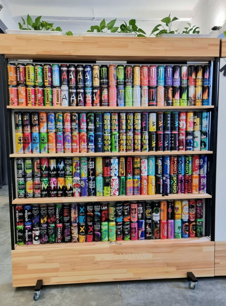 Сергей собрал пазл. Ни одной повторной баночки. Выделим следующий стеллаж 😂 | Сетка — социальная сеть от hh.ru