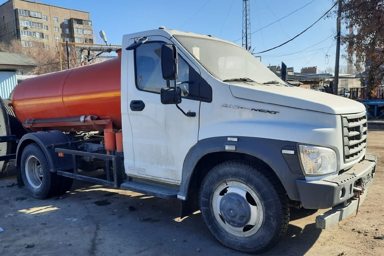 📍«Росводоканал Орск» продолжает обновлять автопарк спецтехники
В автотранспортном парке предприятия появилась вакуумная цистерна, предназначенная для откачки воды и стоков при проведении ремонта | Сетка — социальная сеть от hh.ru