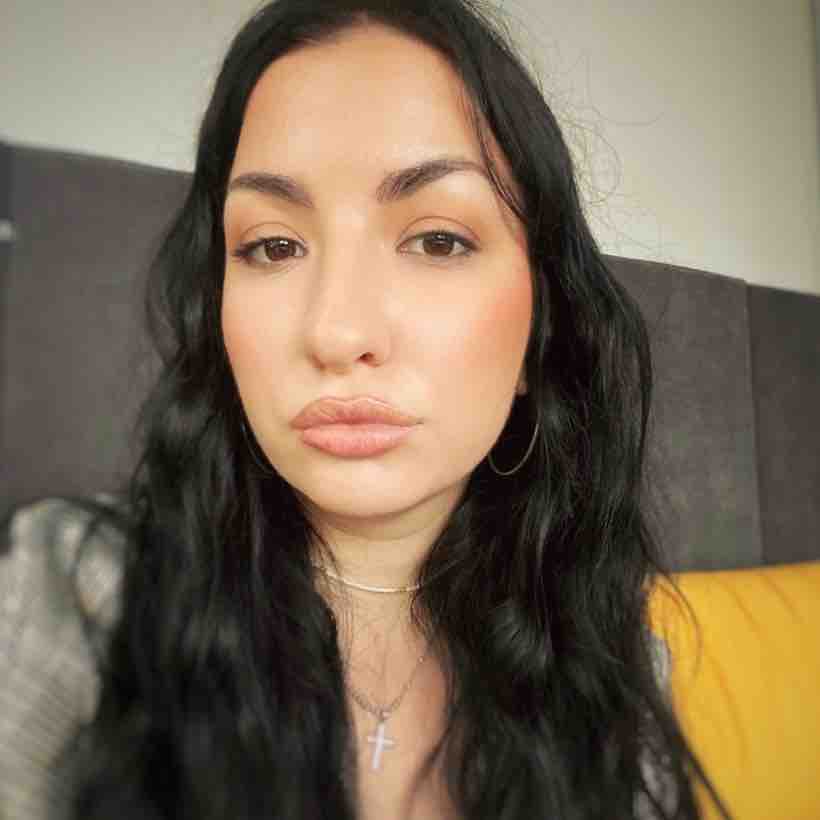 Elizabeth Saul | Сетка — социальная сеть от hh.ru