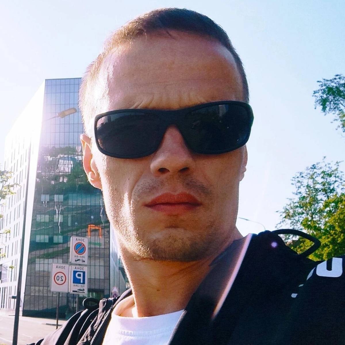 Андрей Генов