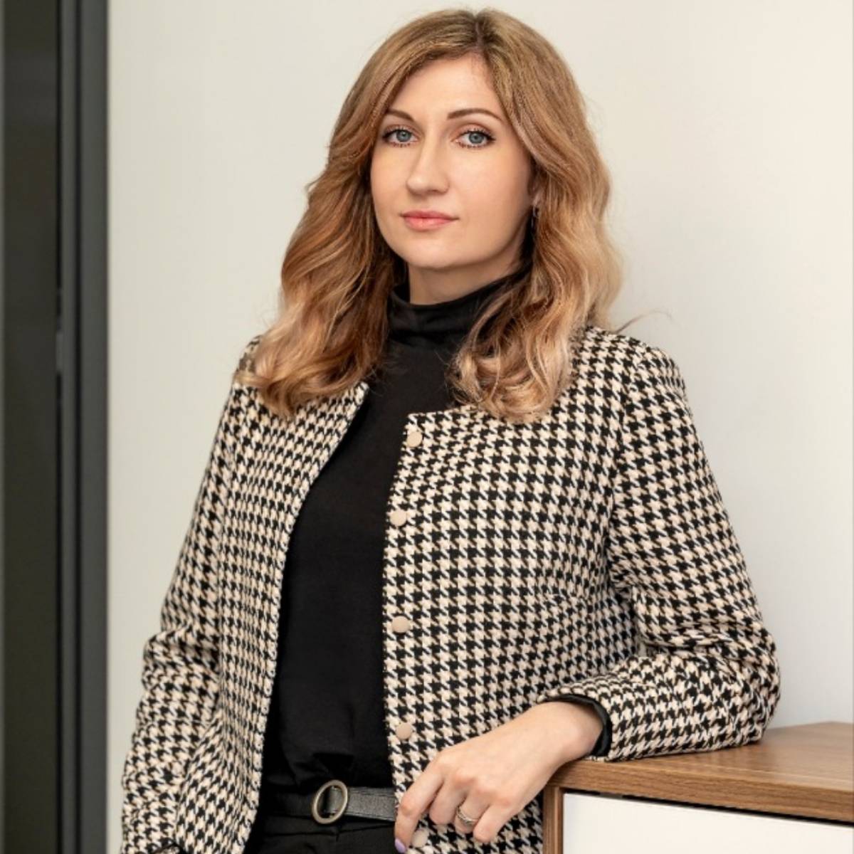 Алёна Холодкова