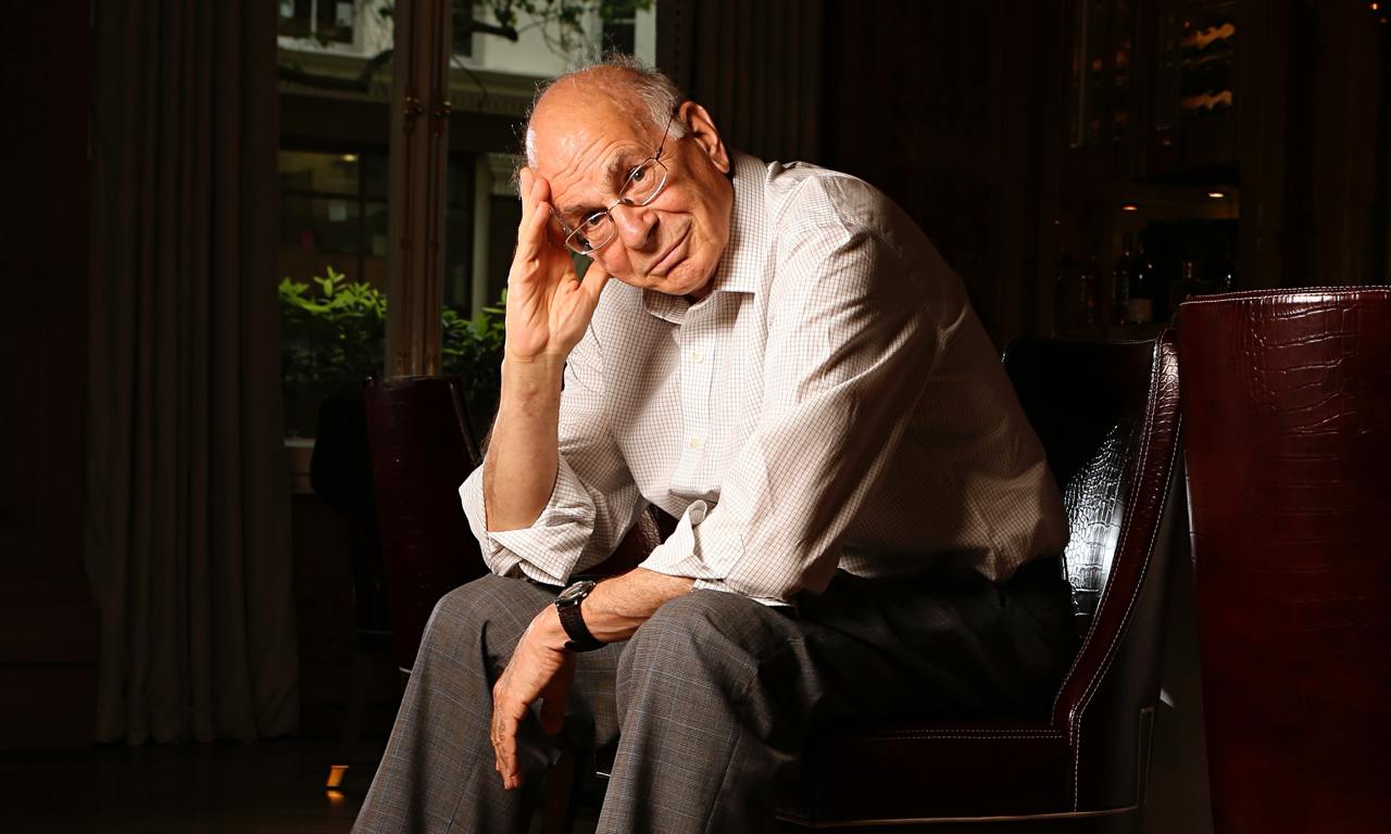 Нерациональный человек Даниэля Канемана.
Пусть в реальном мире «идеальные объекты» и не существуют, зато они очень удобны для моделирования в таких областях, как физика, математика и экономика | Сетка — социальная сеть от hh.ru