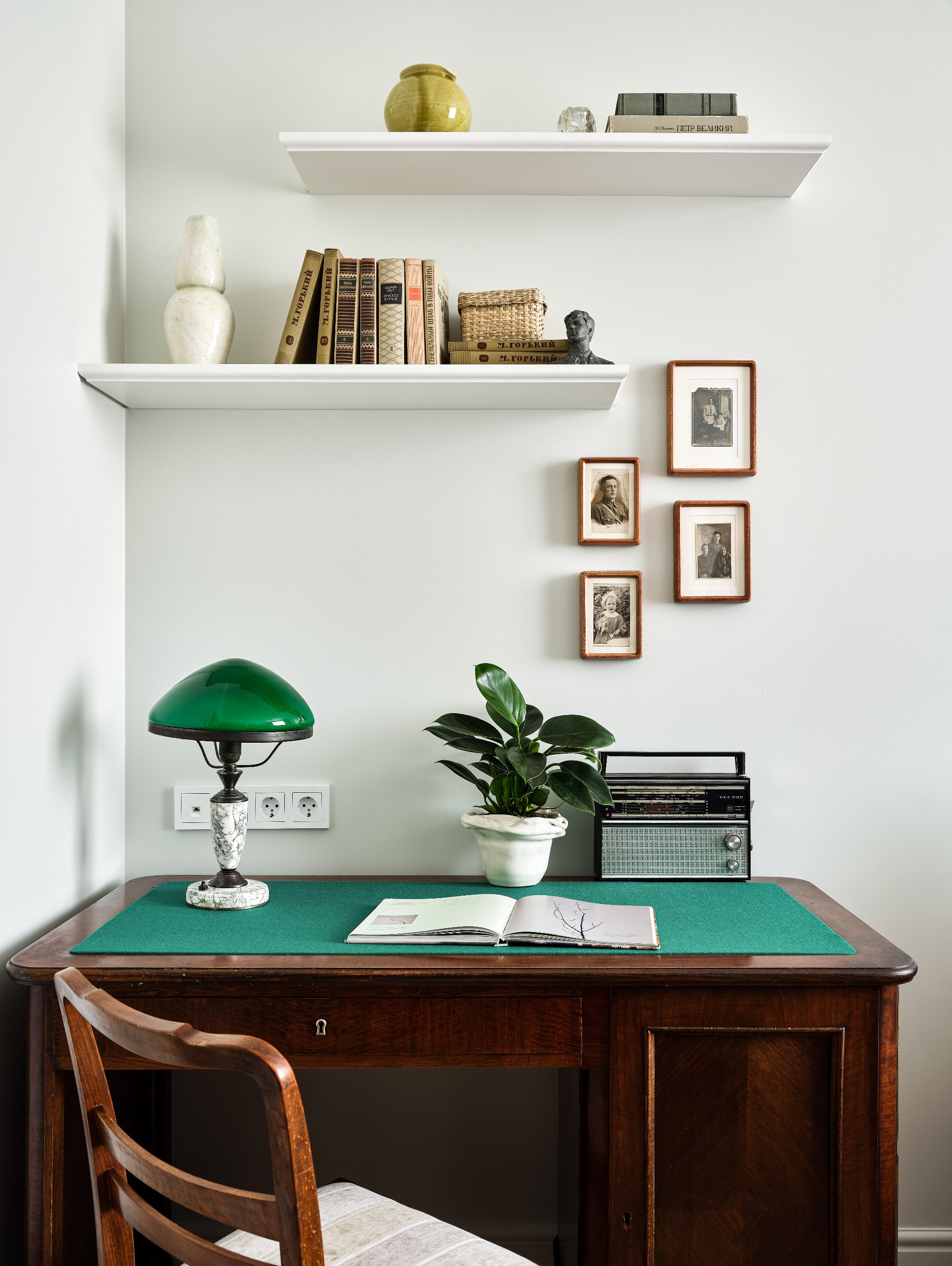 Пятьдесят три квадратных метра, с которыми предстояло работать дизайнеру Ольге Цуриковой, выглядели как реликт советской эпохи | Сетка — социальная сеть от hh.ru