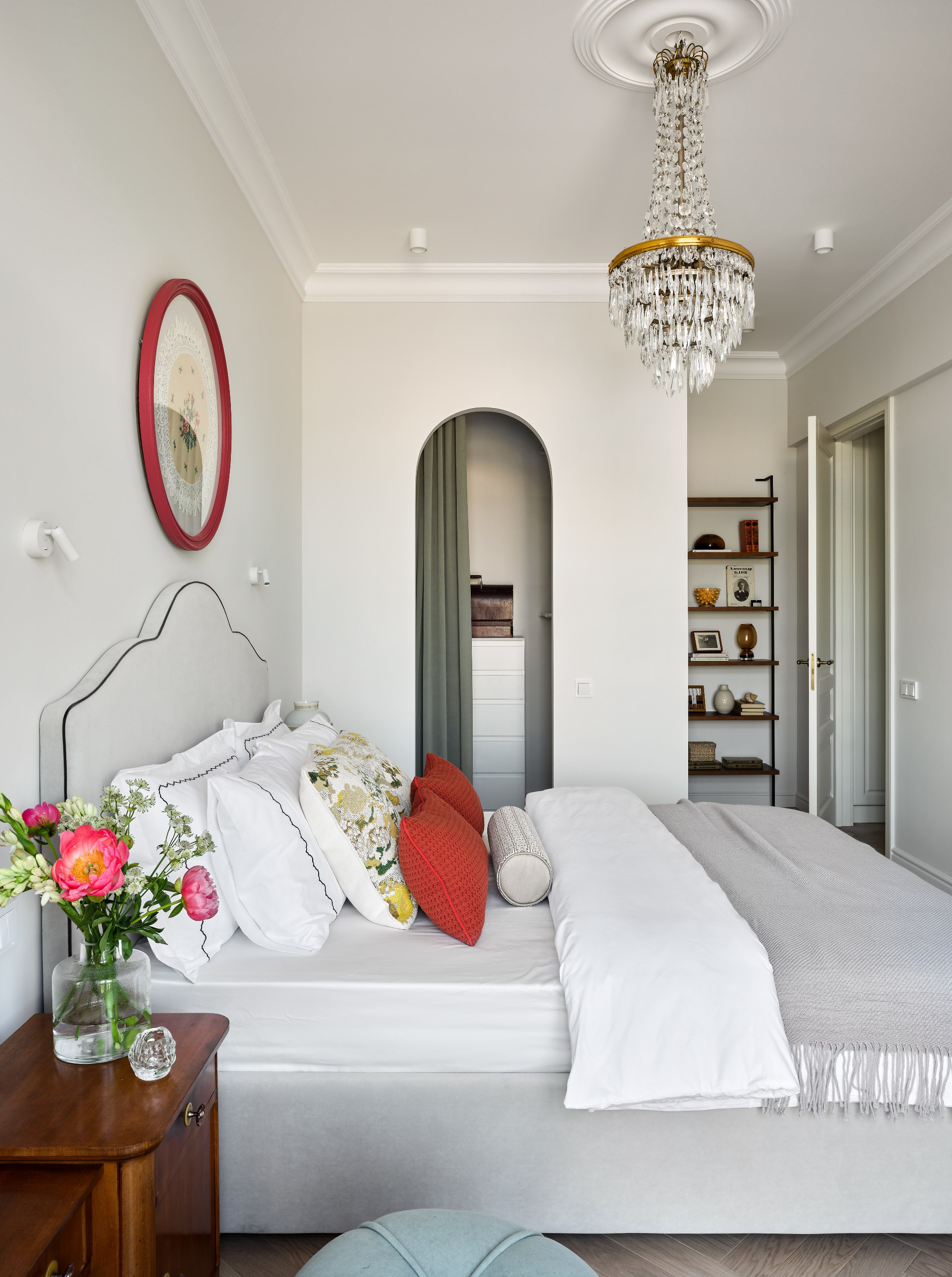 Пятьдесят три квадратных метра, с которыми предстояло работать дизайнеру Ольге Цуриковой, выглядели как реликт советской эпохи | Сетка — социальная сеть от hh.ru