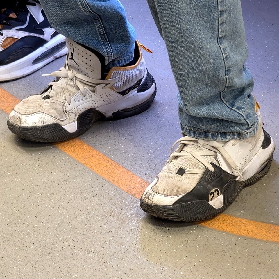 ⭐️Nike Jordan Stay Loyal 2 — обувь, которая словно переносит вас в эпоху великих баскетбольных схваток, но при этом остаётся на острие современного дизайна | Сетка — социальная сеть от hh.ru