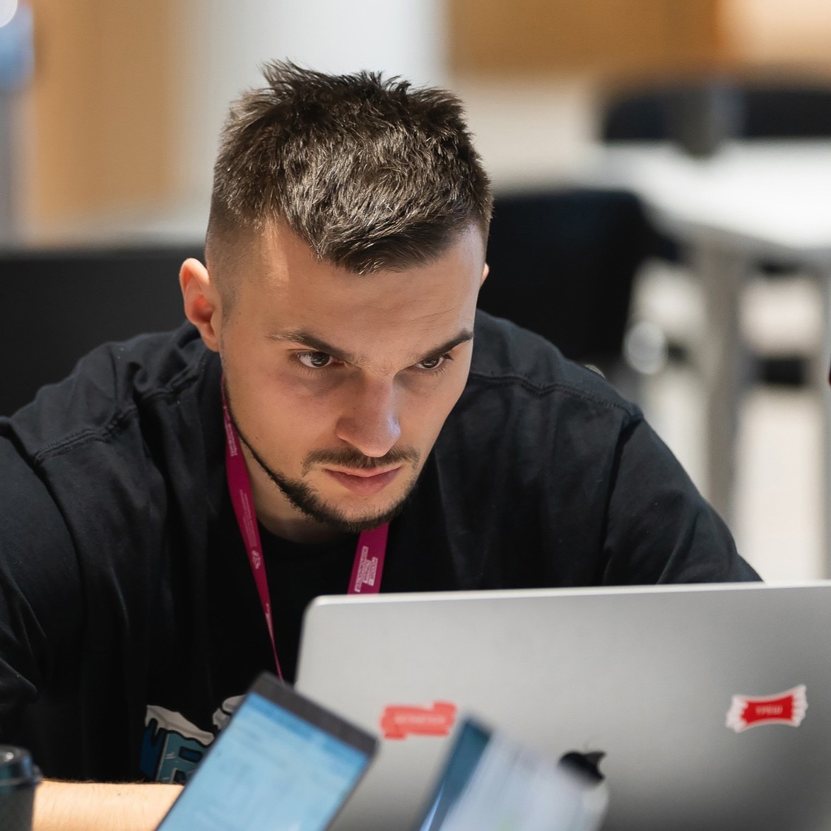 Dima Toichkin | Сетка — социальная сеть от hh.ru