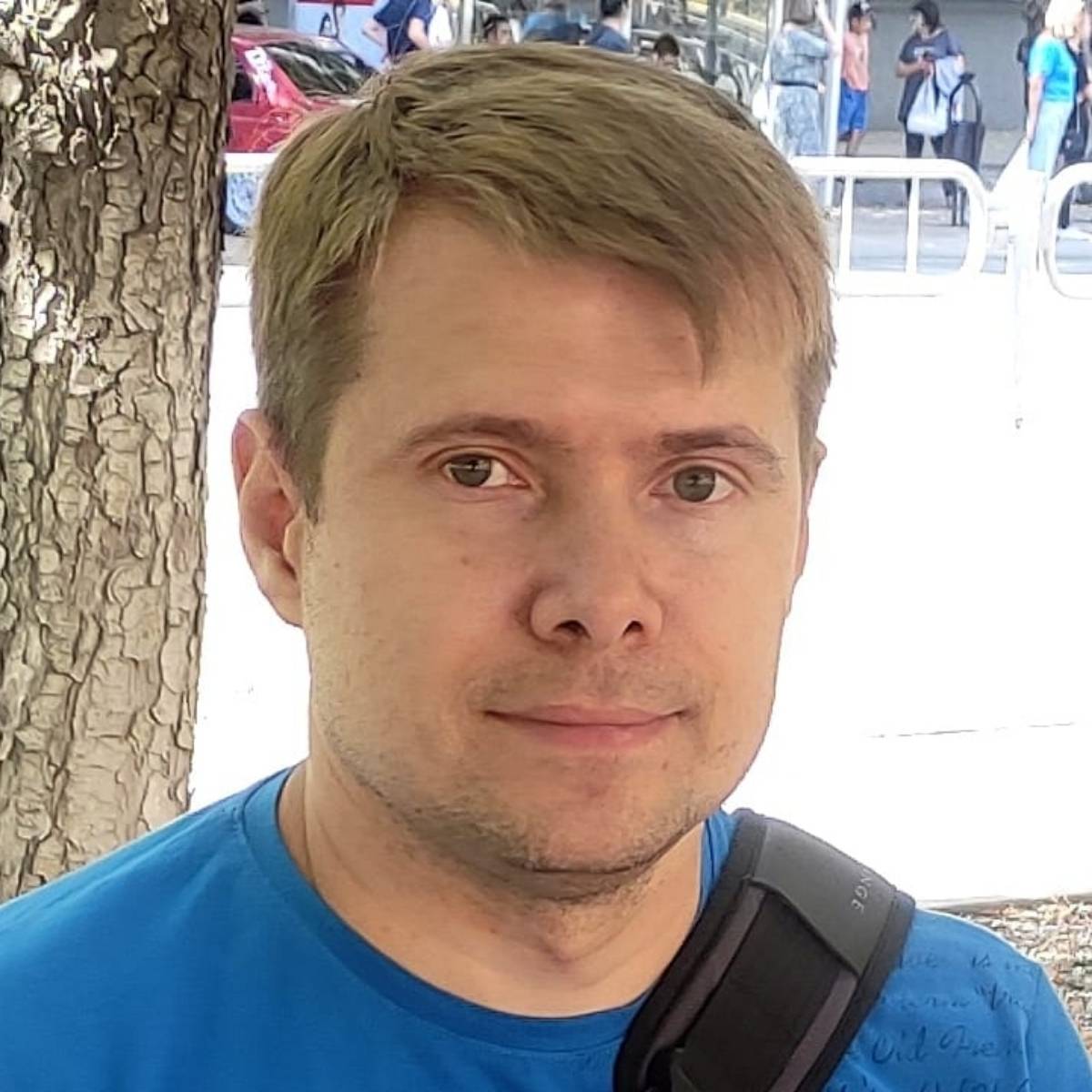 Андрей Самсонов