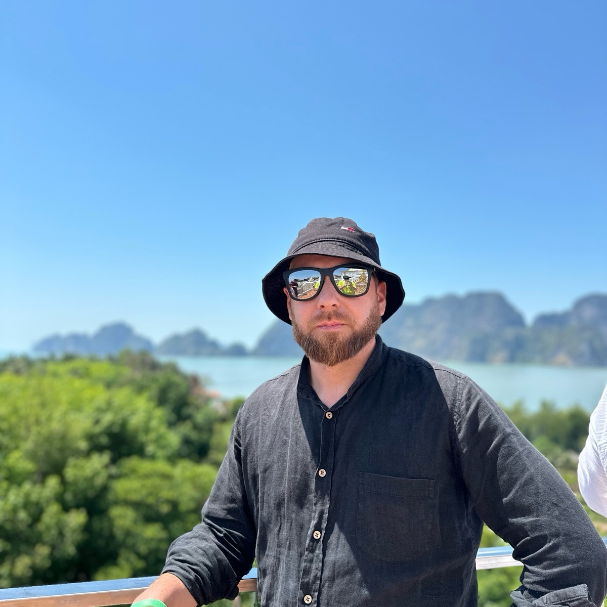 Денис Борвенко | Сетка — социальная сеть от hh.ru