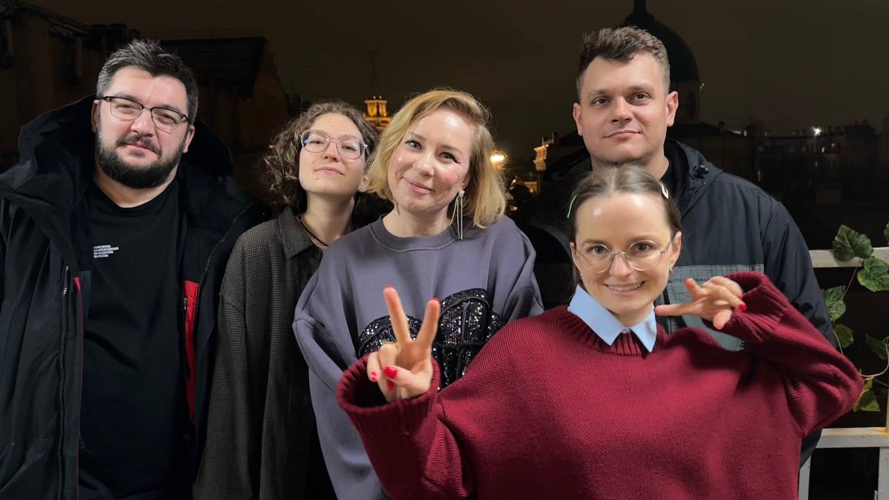 Что бы там обновленный Chat GPT не умел, а все таки, какие милые картинки получаются в стиле студии Гибли😌😌
Я генерировала в боте syntx
На официальном сайте, в бесплатной версии получилось только одну... | Сетка — социальная сеть от hh.ru