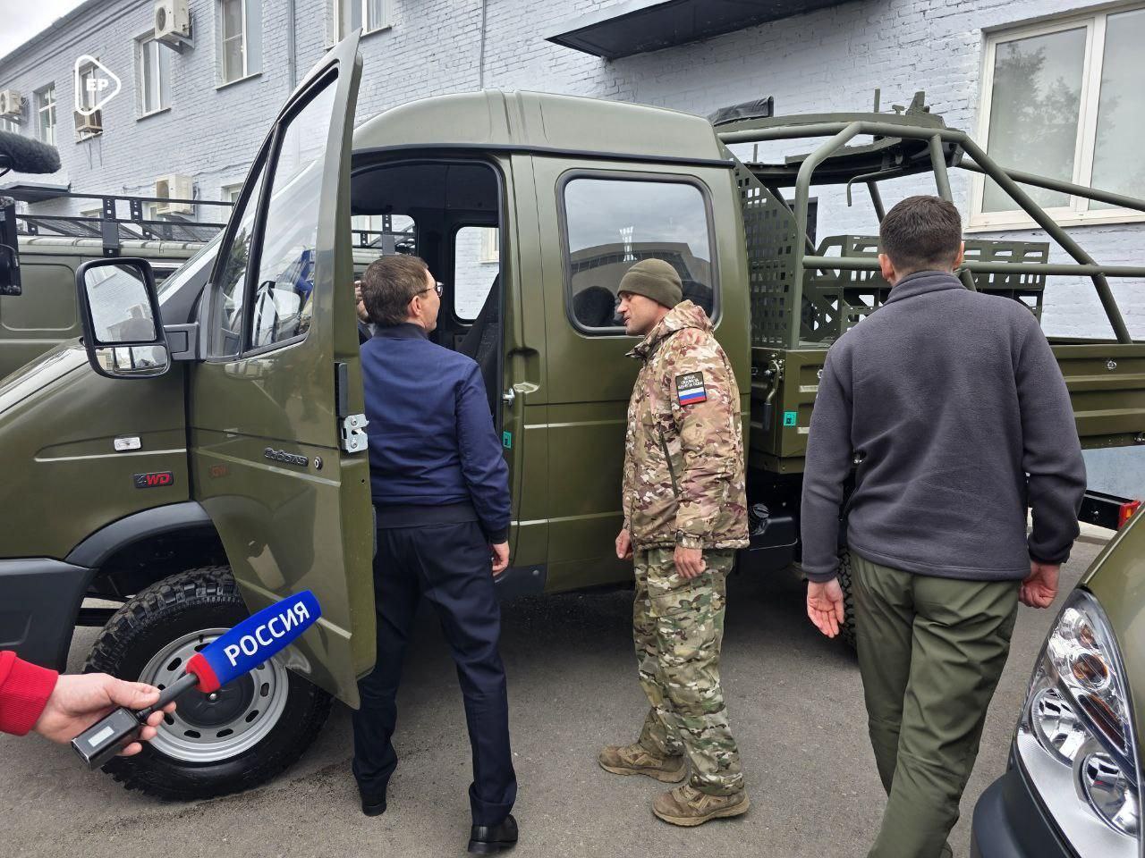Единая Россия передала автомобили бойцам БПЛА Центрального военного округа
Операторы БПЛА определяют исход сражения и спасают жизни ребят, которые находятся на СВО, подчеркнул секретарь Генсовета Влад... | Сетка — социальная сеть от hh.ru
