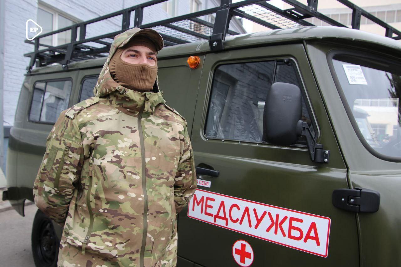 Единая Россия передала автомобили бойцам БПЛА Центрального военного округа
Операторы БПЛА определяют исход сражения и спасают жизни ребят, которые находятся на СВО, подчеркнул секретарь Генсовета Влад... | Сетка — социальная сеть от hh.ru