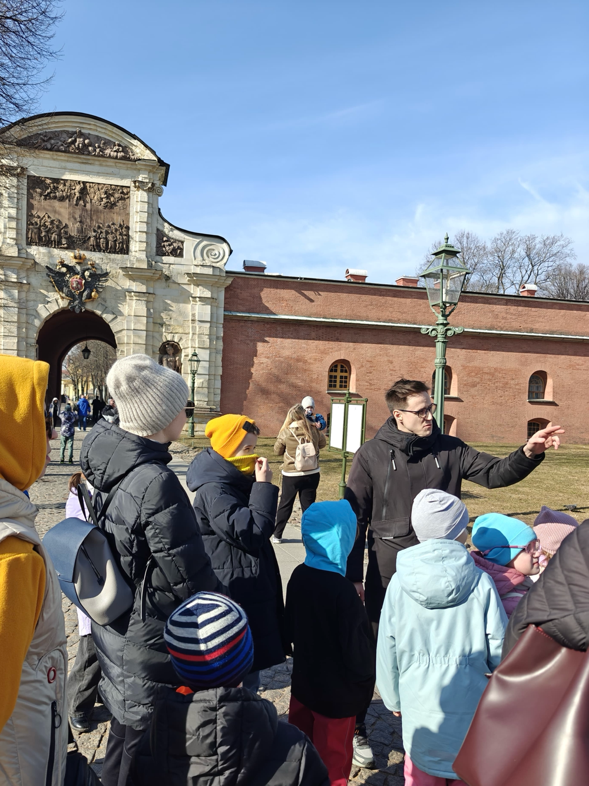 В процессе познания действительности 🌍. Активируем разум 💭, формируем новые образы и представления. Наблюдаем, анализируем и ощущаем окружающую среду 👁️ | Сетка — социальная сеть от hh.ru