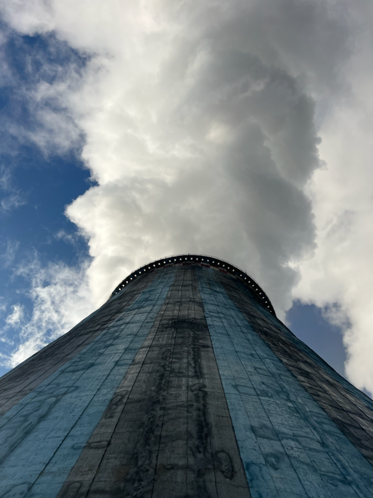 Логика есть?
А если поискать?
"Виктор Франкл в своей книге "Скажи жизни: "Да!" описывает, как в условиях концлагеря он находил смысл в каждом моменте дня | Сетка — социальная сеть от hh.ru