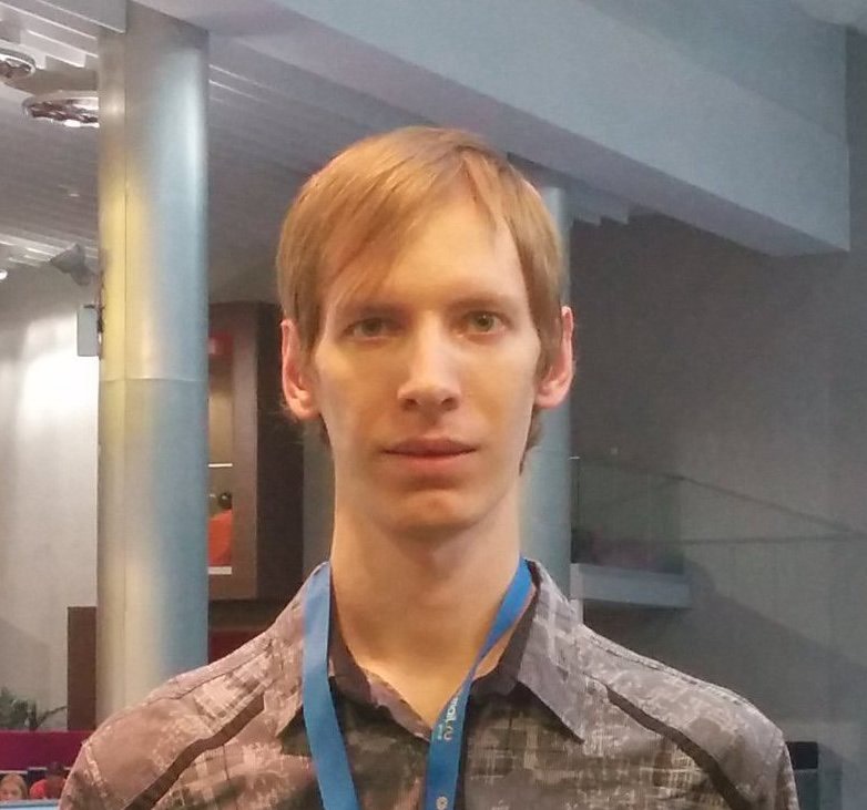 Максим Власов