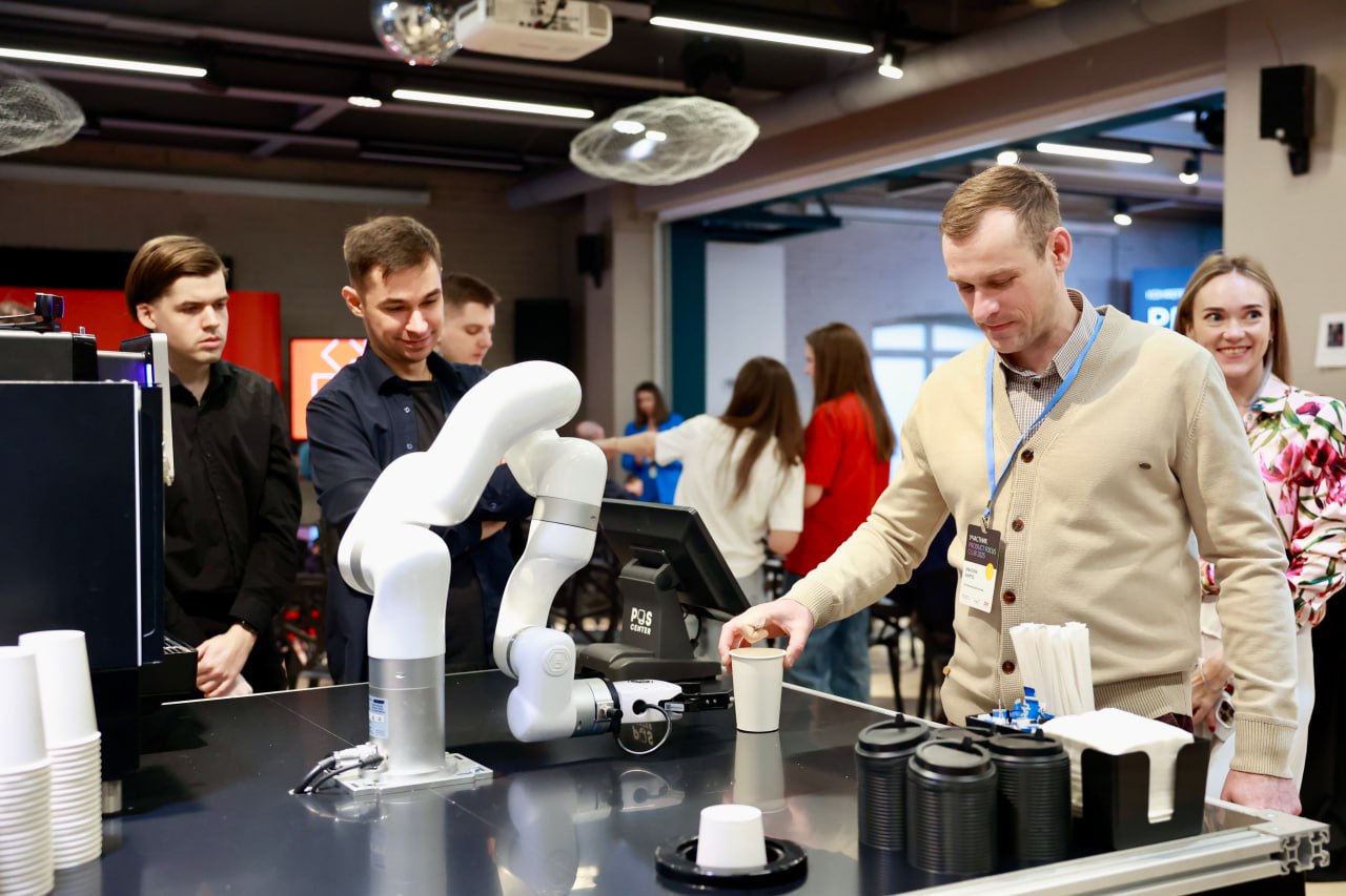 😮 Итоги Конференции Product Focus Club 2025!
Закрытая конференция по продакт менеджменту Product Focus Club 2025 прошла на ура! И это всё это благодаря вам!
На одной площадке собрались 31+ спикеров, к... | Сетка — социальная сеть от hh.ru