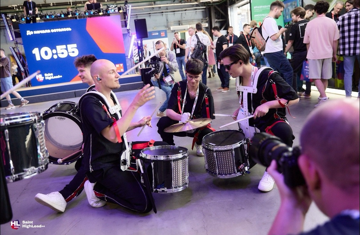 🔥6 месяцев подготовки, 2500 участников и 1 тонна цыплят…🐣 | Сетка — социальная сеть от hh.ru