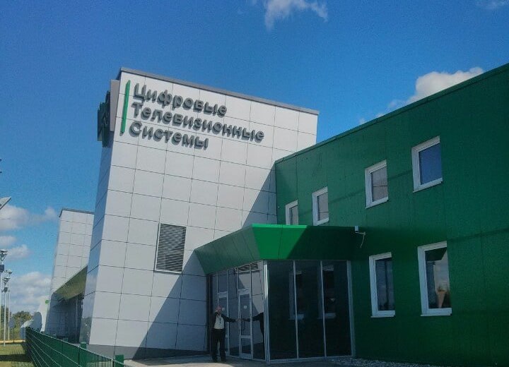 В России запустили производство сложных серверных плат
На заводе «ЦТС» в Калининградской области начато производство серверных плат размером 480×430 мм | Сетка — социальная сеть от hh.ru