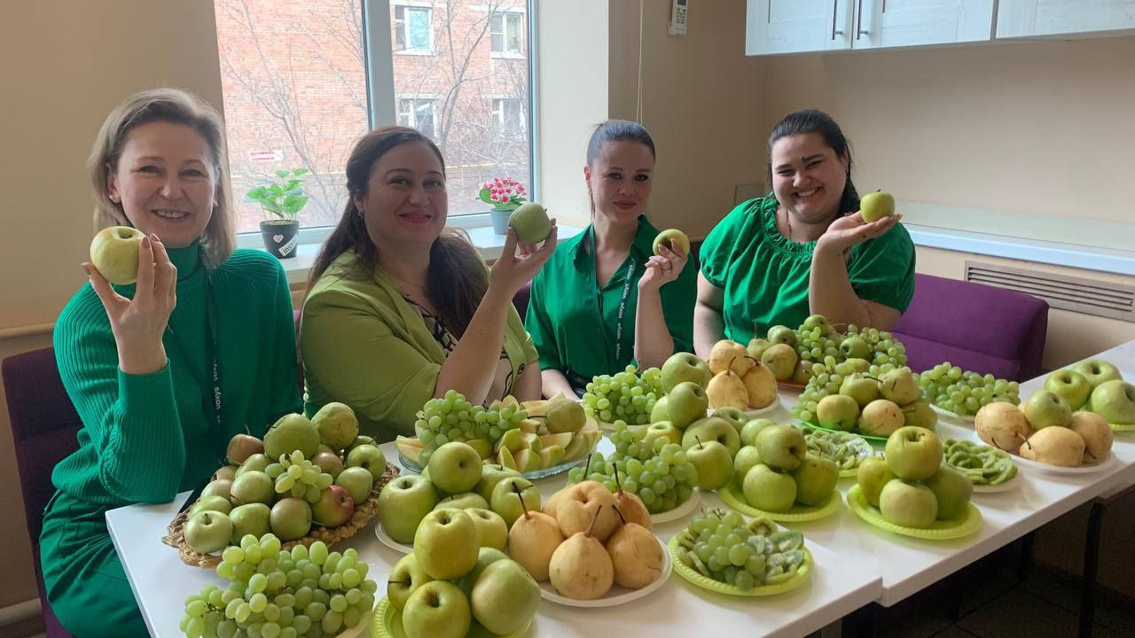 Витаминная пятница в VOXYS 🍊🍏🍋
28 марта наши площадки наполнились яркими красками, и не просто так!
Тематическая пятница была не только полезной, витаминной, фруктовой, но и цветной — в корпоративных ... | Сетка — социальная сеть от hh.ru