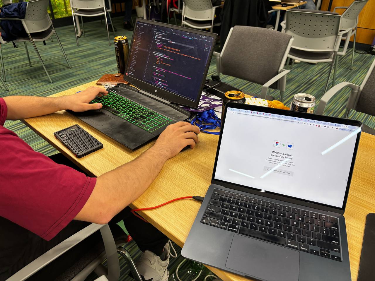 Бомба-кейс: на этих выходных мы поучаствовали в хакатоне с командой, в которой почему-то не оказалось фронтенд-разработчика
Ну справились без него — просто перенесли макет интерфейса из ✏️фигмы через ... | Сетка — социальная сеть от hh.ru