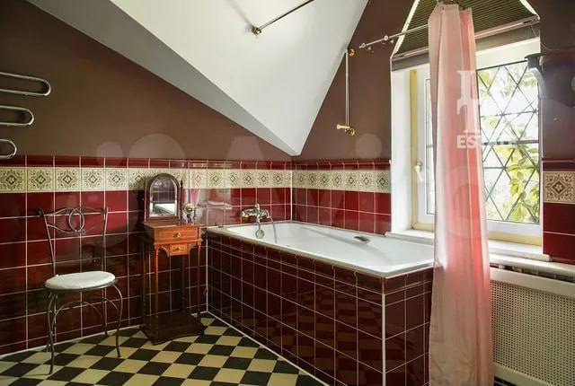 Дача Аллы Пугачевой никому не нужна🤷‍♀️
И продать пытались, и сдавать за 2 млн в месяц — тщетно. Пустует с начала 2022-го | Сетка — социальная сеть от hh.ru