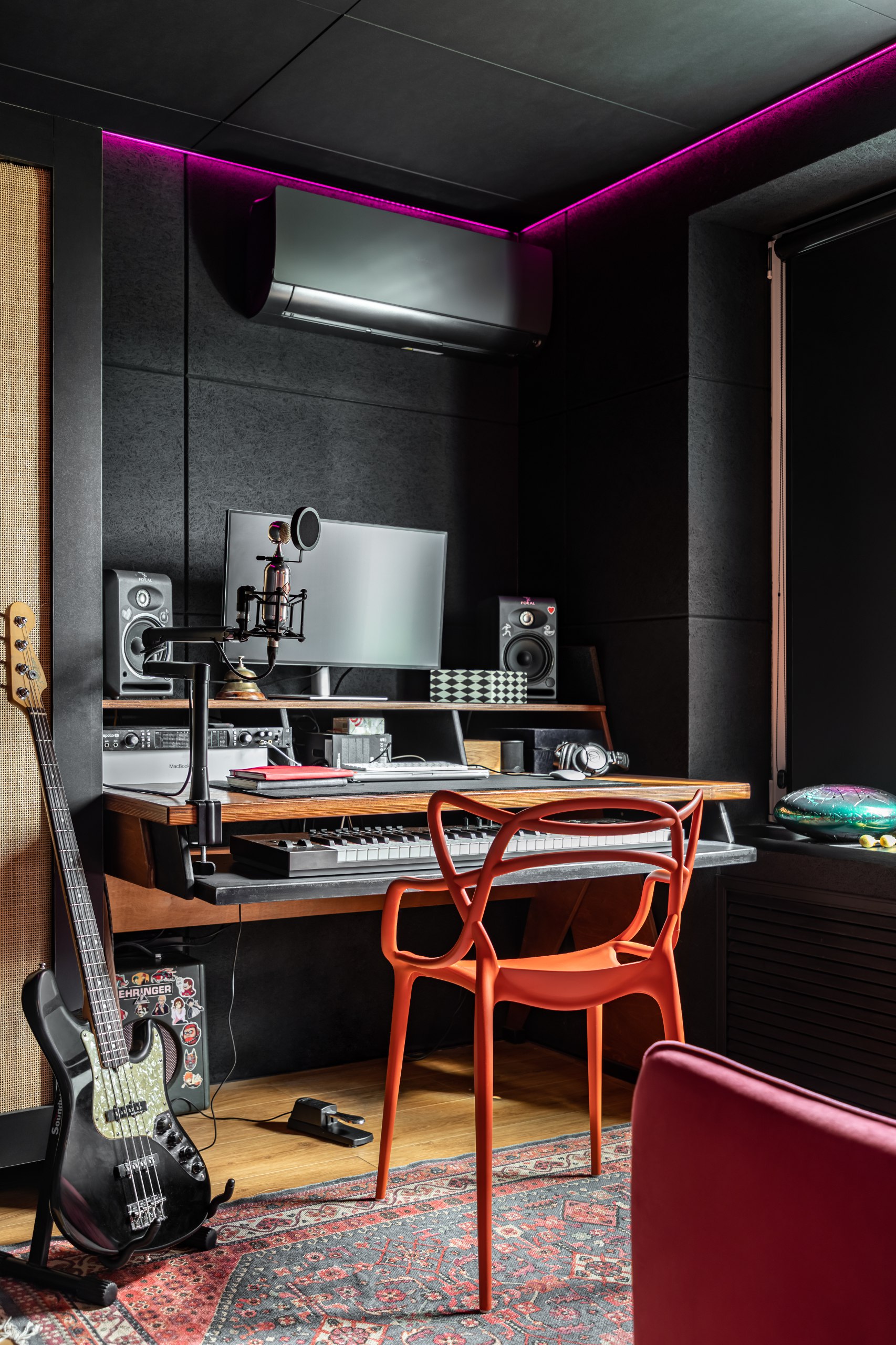 Дизайнеры часто говорят, что их интерьеры — это, по сути, портреты владельцев. Если бы всё было так, то в образе, созданном Дейси Аушевой, ярко проявились бы дальневосточные черты | Сетка — социальная сеть от hh.ru