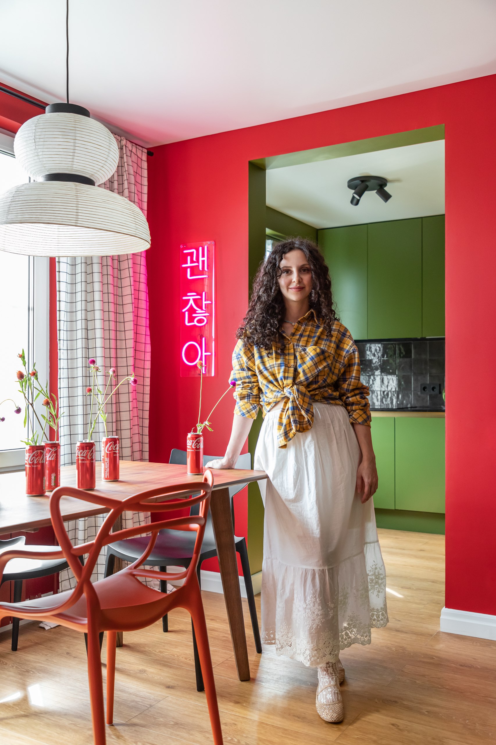 Дизайнеры часто говорят, что их интерьеры — это, по сути, портреты владельцев. Если бы всё было так, то в образе, созданном Дейси Аушевой, ярко проявились бы дальневосточные черты | Сетка — социальная сеть от hh.ru