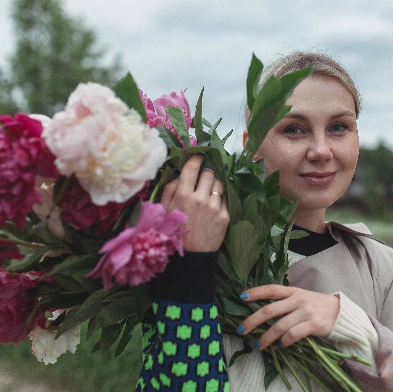 💴💷💷💵😌💵💴💴💵
Подкаст наших выпускниц и наставников 🧡
Тема этого выпуска — как говорить о женском?
На этот раз в гостях Яна Вахрушева — копирайтер и маркетолог, мама троих сыновей, сейчас обучается на пси... | Сетка — социальная сеть от hh.ru