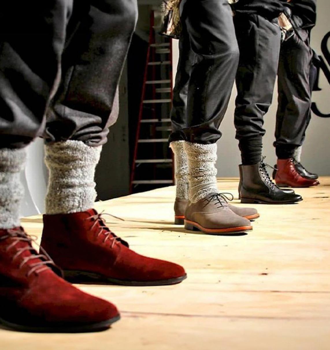 Заправляй в носки 
Ох, думаю, все заметили, какая зима выдалась: аномально тёплая, без сугробов, без вечного скребка по стеклу и лопаты у крыльца | Сетка — социальная сеть от hh.ru