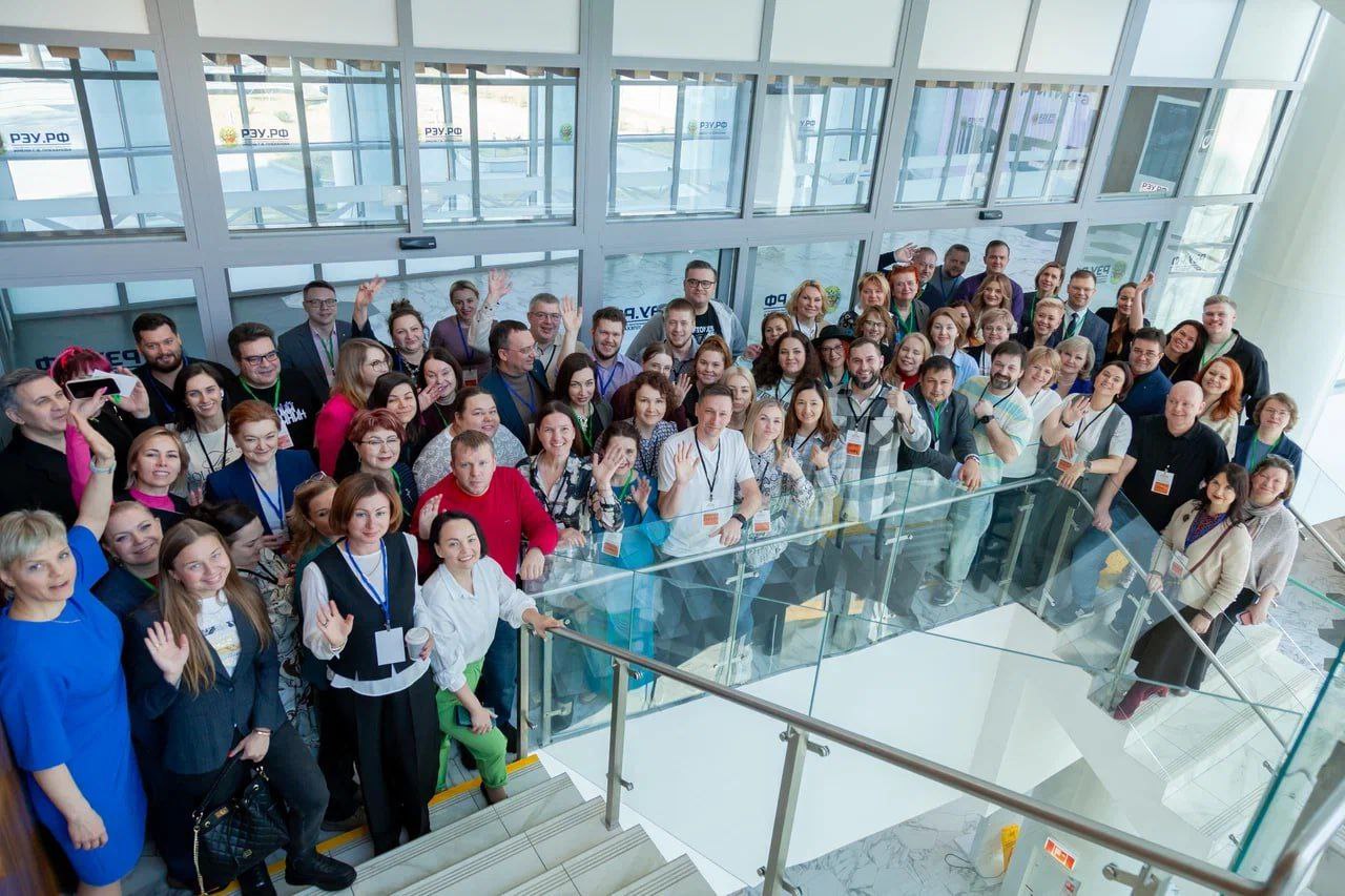 По следам Конкурса на Мастера Бизнес-тренера
Хотите посмотреть мой демо-тренинг?
Создала и провела на конкурсе демо-тренинг "Как презентовать IT-новинки клиенту в условиях возвращения зарубежных конку... | Сетка — социальная сеть от hh.ru