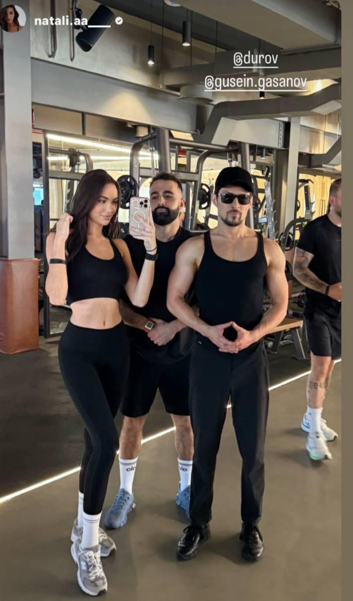 Паша забыл спортивную форму, но физрук все-таки оставил на физре — в брюках и туфлях 🤪 | Сетка — социальная сеть от hh.ru