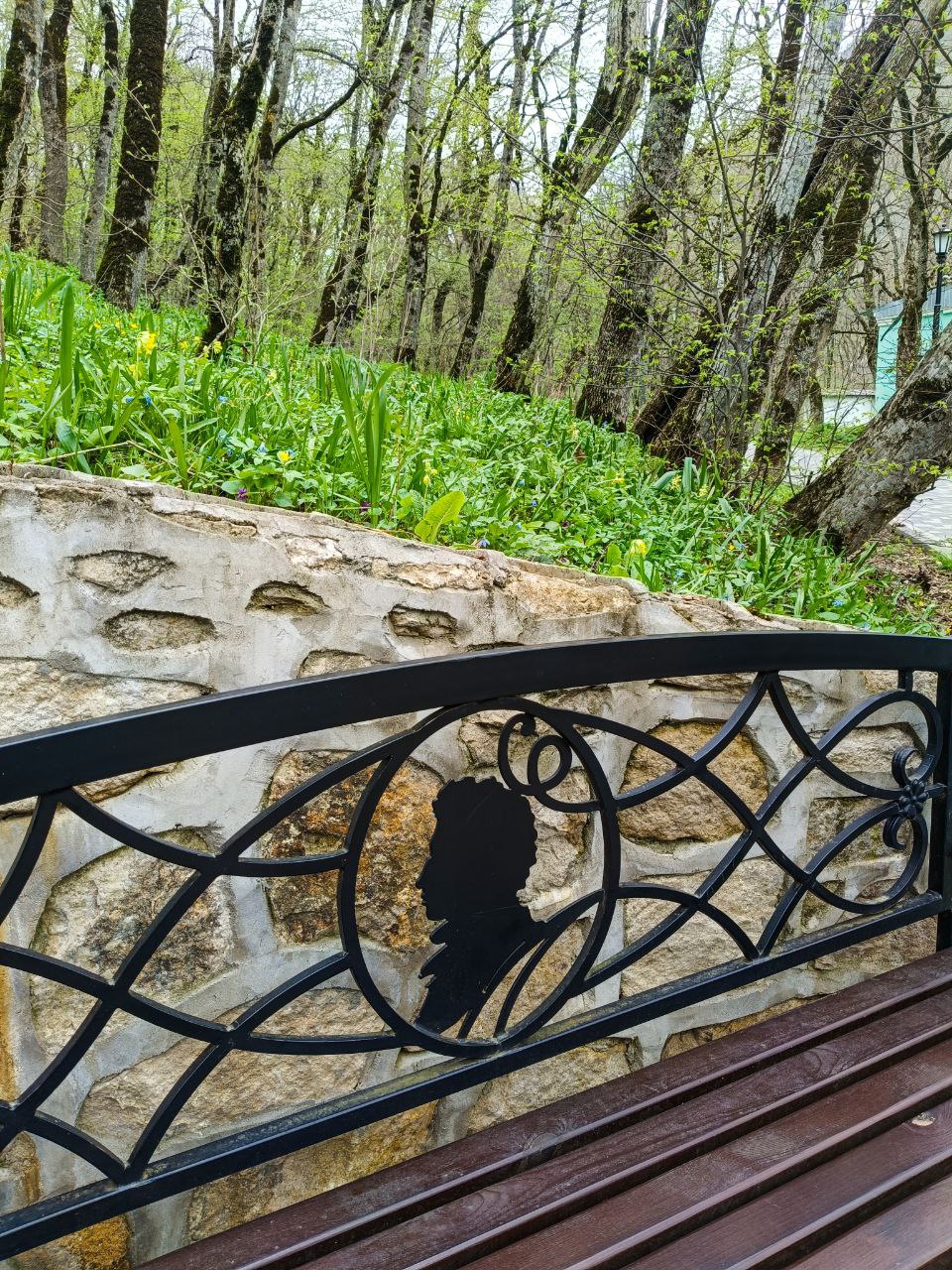 🌷🤩Весна в Железноводске!
...вид возрождающейся природы благотворно действует на самого сонливого человека; все принимает какой-то необычный, праздничный оттенок, все одевается радужными цветами.
М.Е | Сетка — социальная сеть от hh.ru
