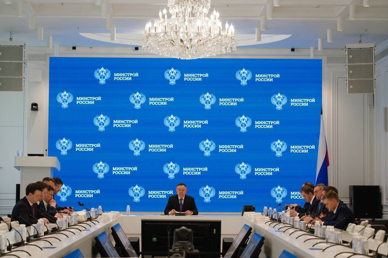 Глава Минстроя России Ирек Файзуллин провел совещание по вопросам взаимодействия с Республикой Узбекистан
В ходе совещания рассмотрели вопросы обмена опытом в части проектирования и строительства объе... | Сетка — социальная сеть от hh.ru