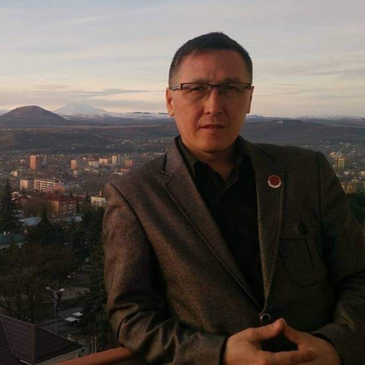 Владимир Петров