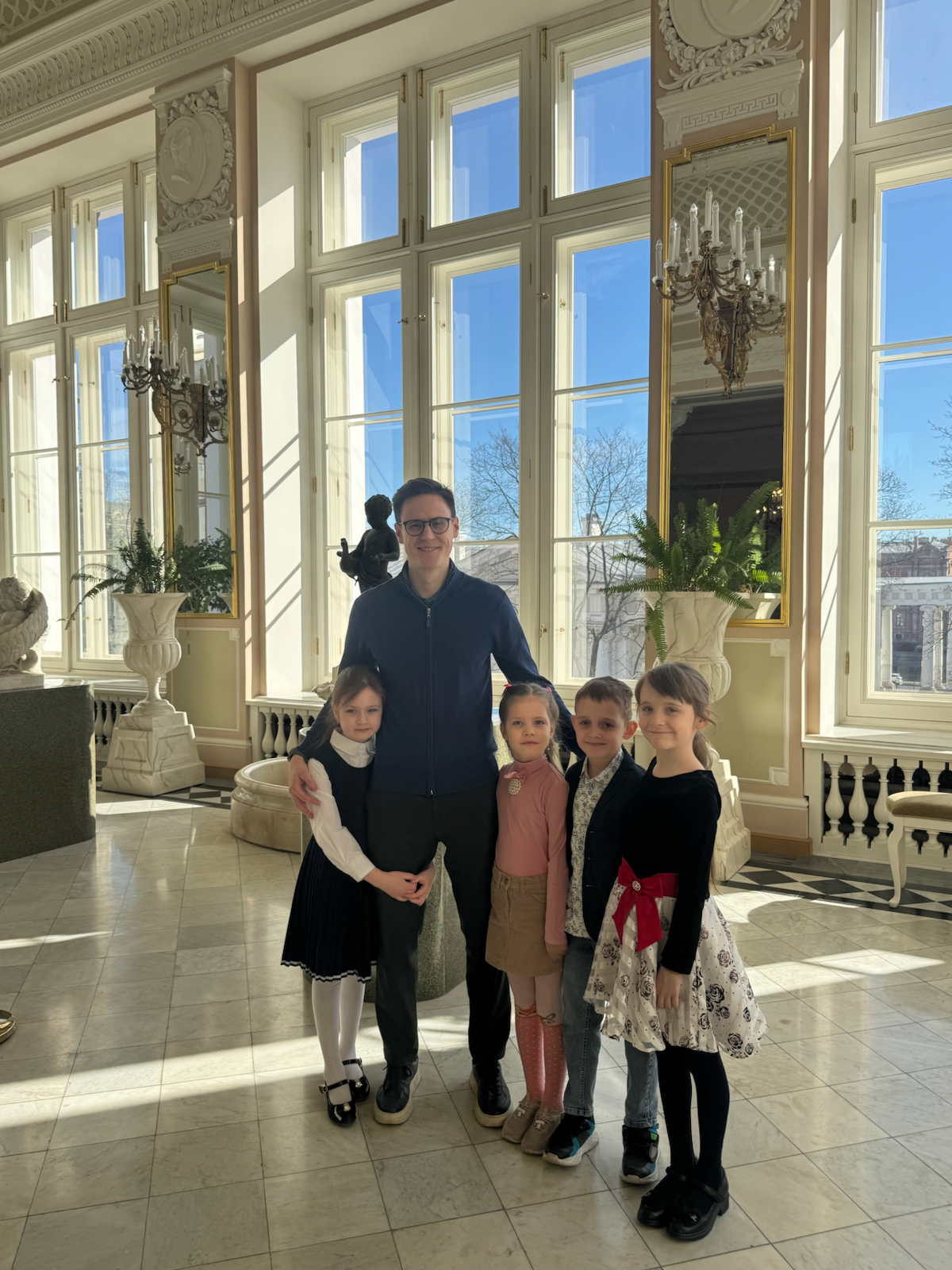 🏰✨ Окунулись в волшебство конкурса «Петербургские приключения» в великолепных залах Аничкова дворца!
Это была незабываемая игра, где юные исследователи открывали для себя тайны истории и культуры Санк... | Сетка — социальная сеть от hh.ru