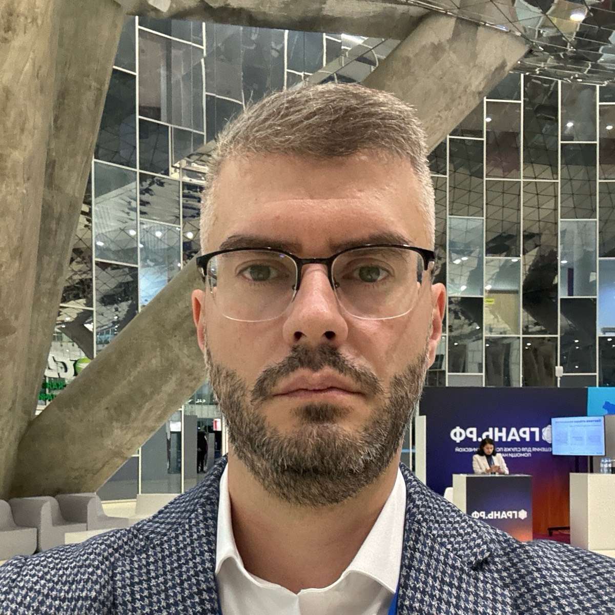 Леонид Чернявский | Сетка — социальная сеть от hh.ru