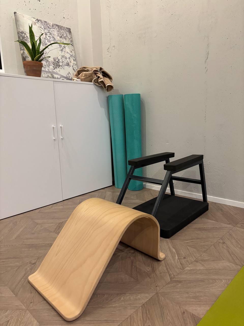 🧘‍♀️ ЙКВ - йога критического выравнивания, первый опыт
Вчера я впервые была на ЙКВ | Сетка — социальная сеть от hh.ru