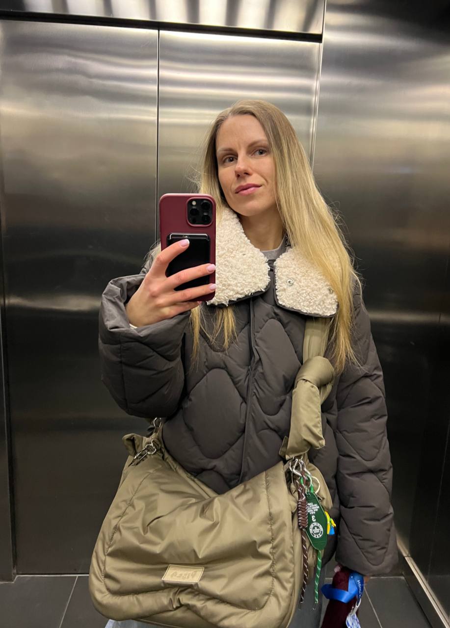 Канал лежал как забытая зарядка… а я просто жила
Я, честно, забросила канал. Не потому что выгорела, не потому что пропала мотивация. А потому что у него нет цели.
Я не продаю тут курсы | Сетка — социальная сеть от hh.ru