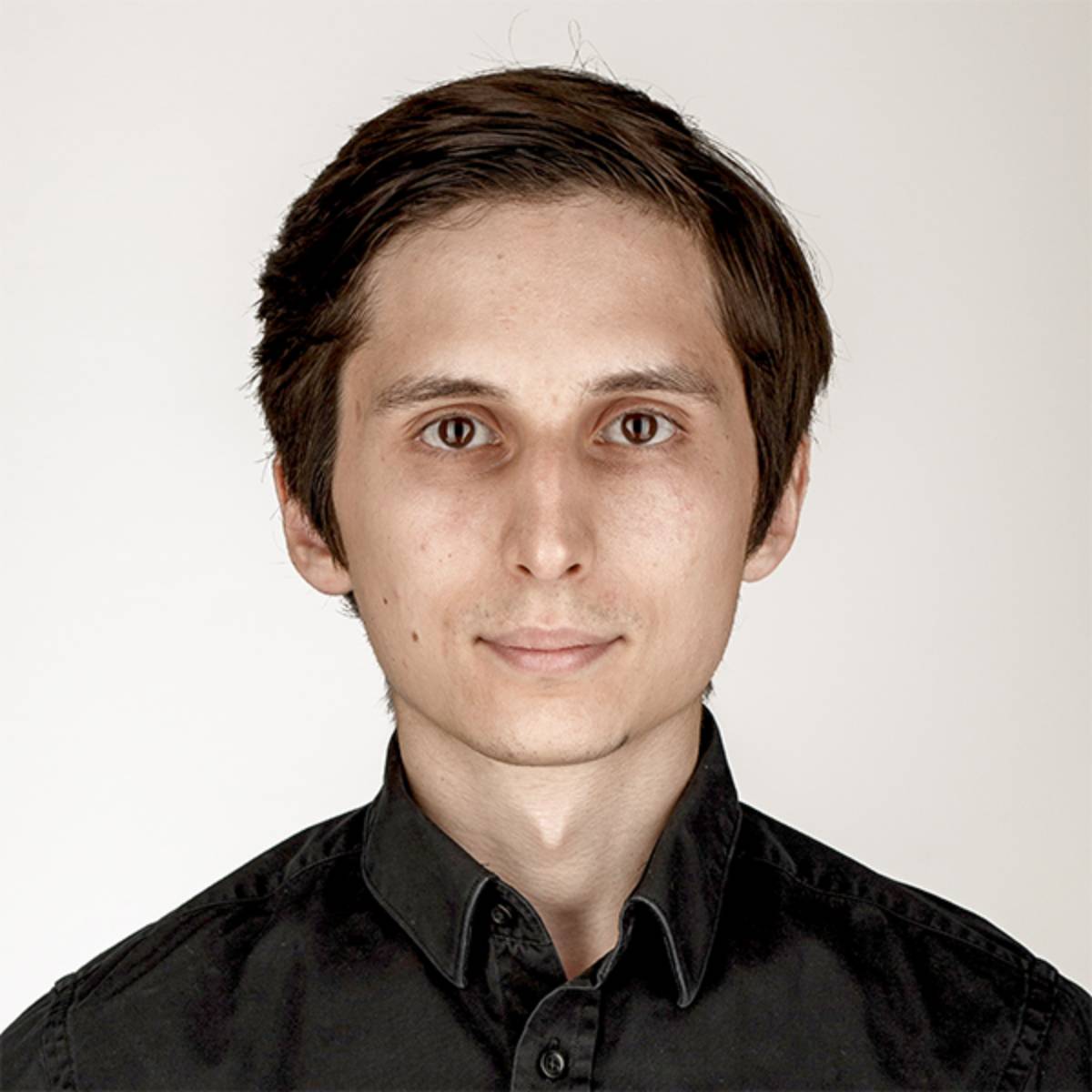 Антон Овчаров