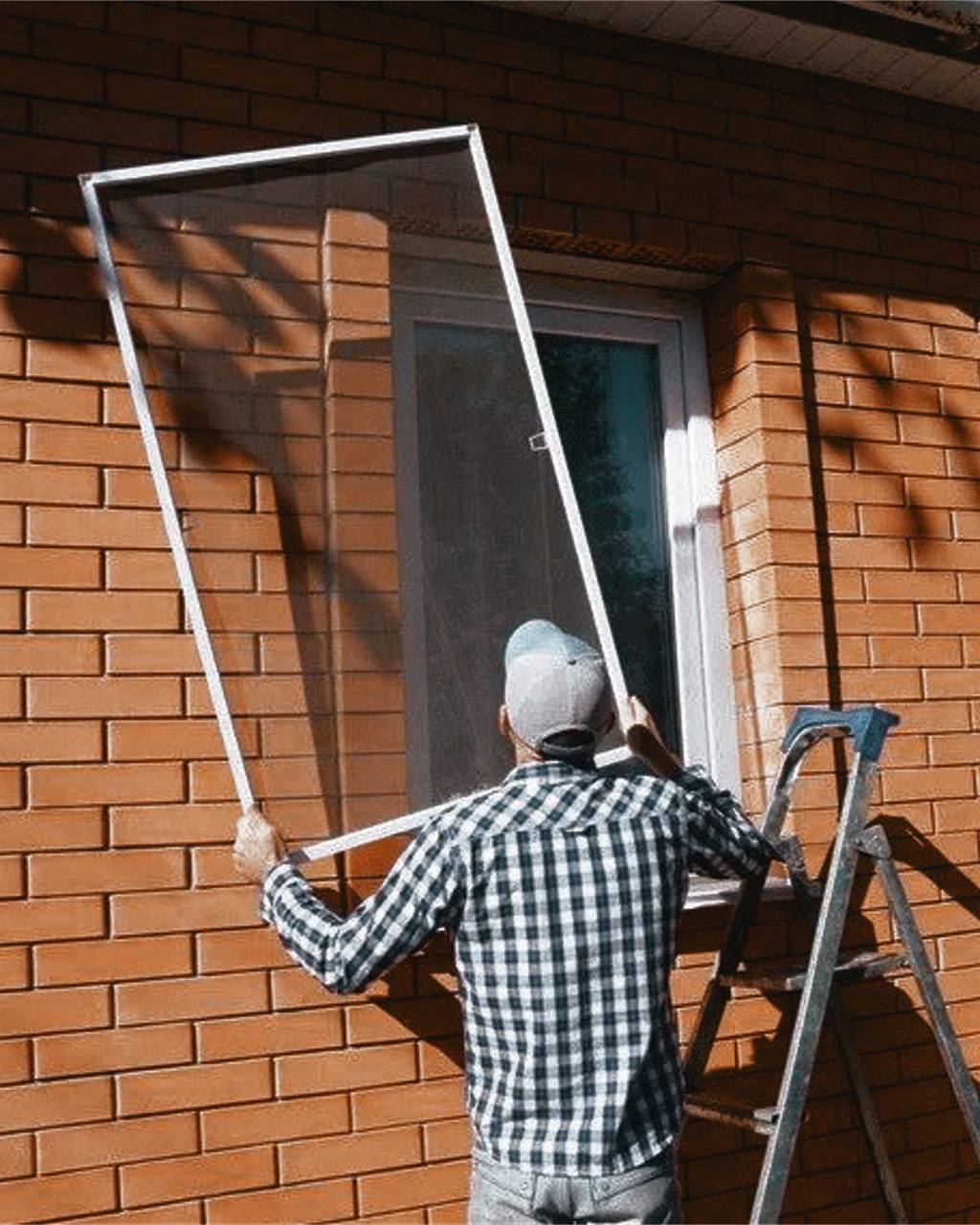 В России появились «оконные» мошенники, которые выманивают деньги под предлогом установки москитных сеток
Они в чатах дома предлагают установить сетки по низкой цене — 1600 рублей, собирая заказы от н... | Сетка — социальная сеть от hh.ru