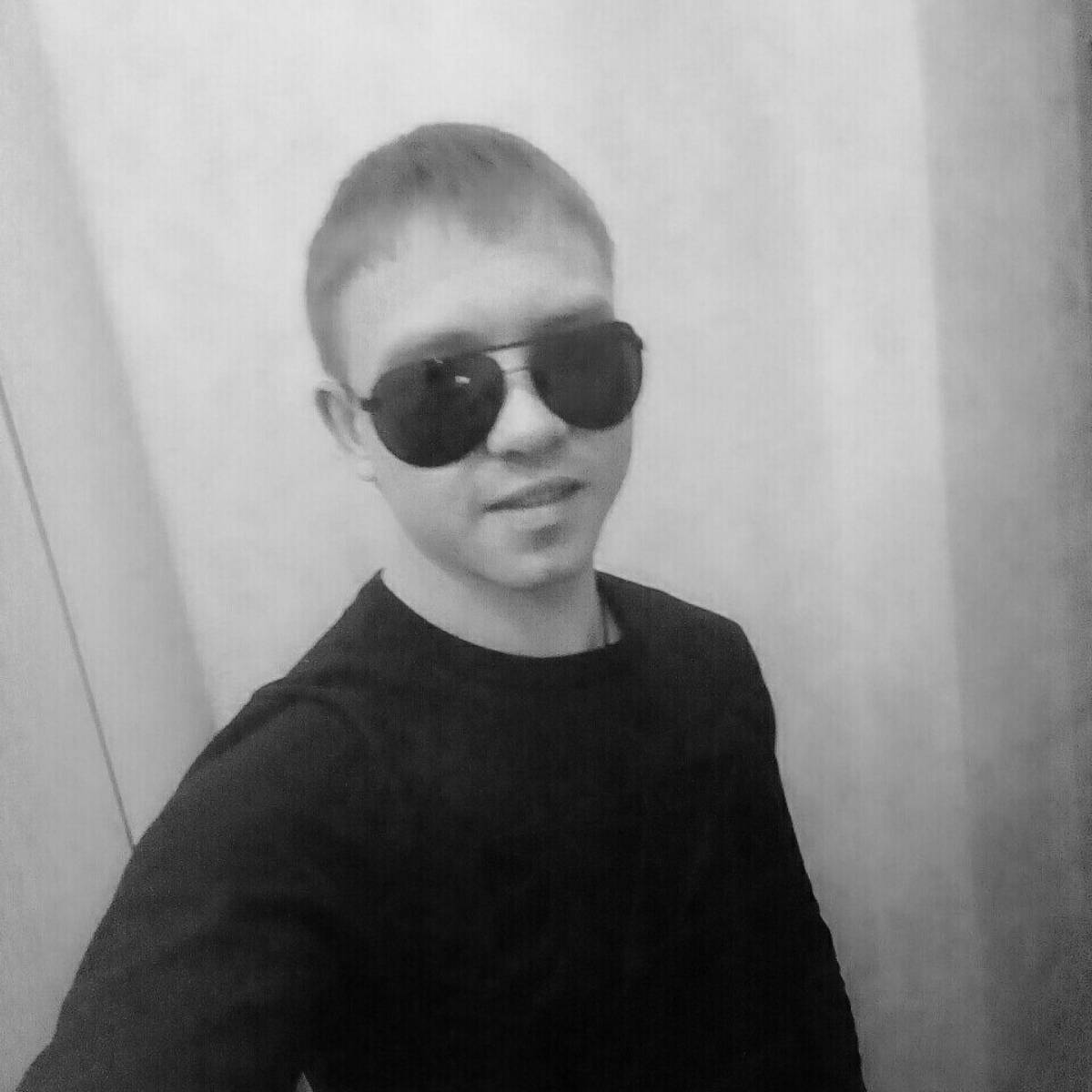 Павел Тихонов