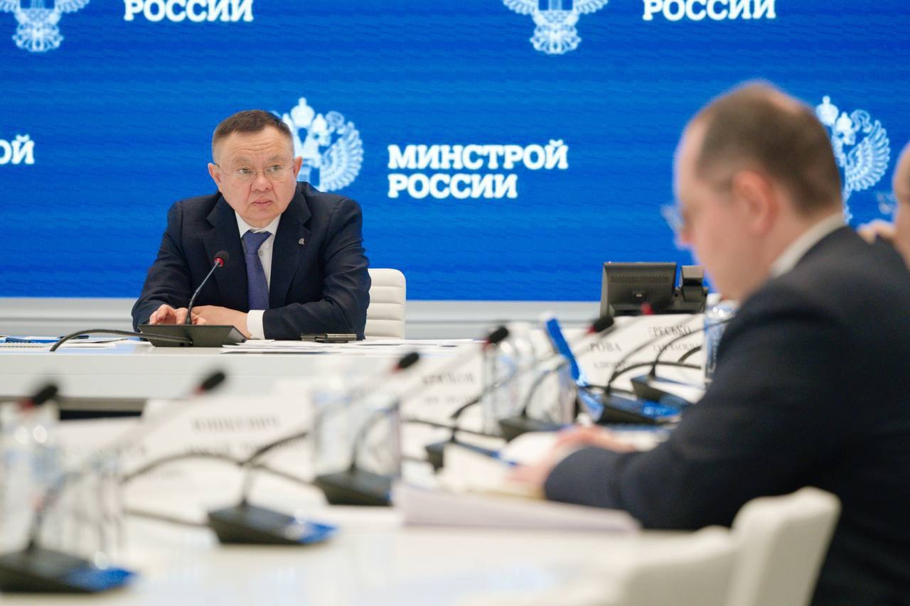 Глава Минстроя России Ирек Файзуллин провел совещание по вопросам строительства очистных сооружений в Республике Бурятии
Ключевым вопросом совещания стало капитальное строительство двух объектов очист... | Сетка — социальная сеть от hh.ru