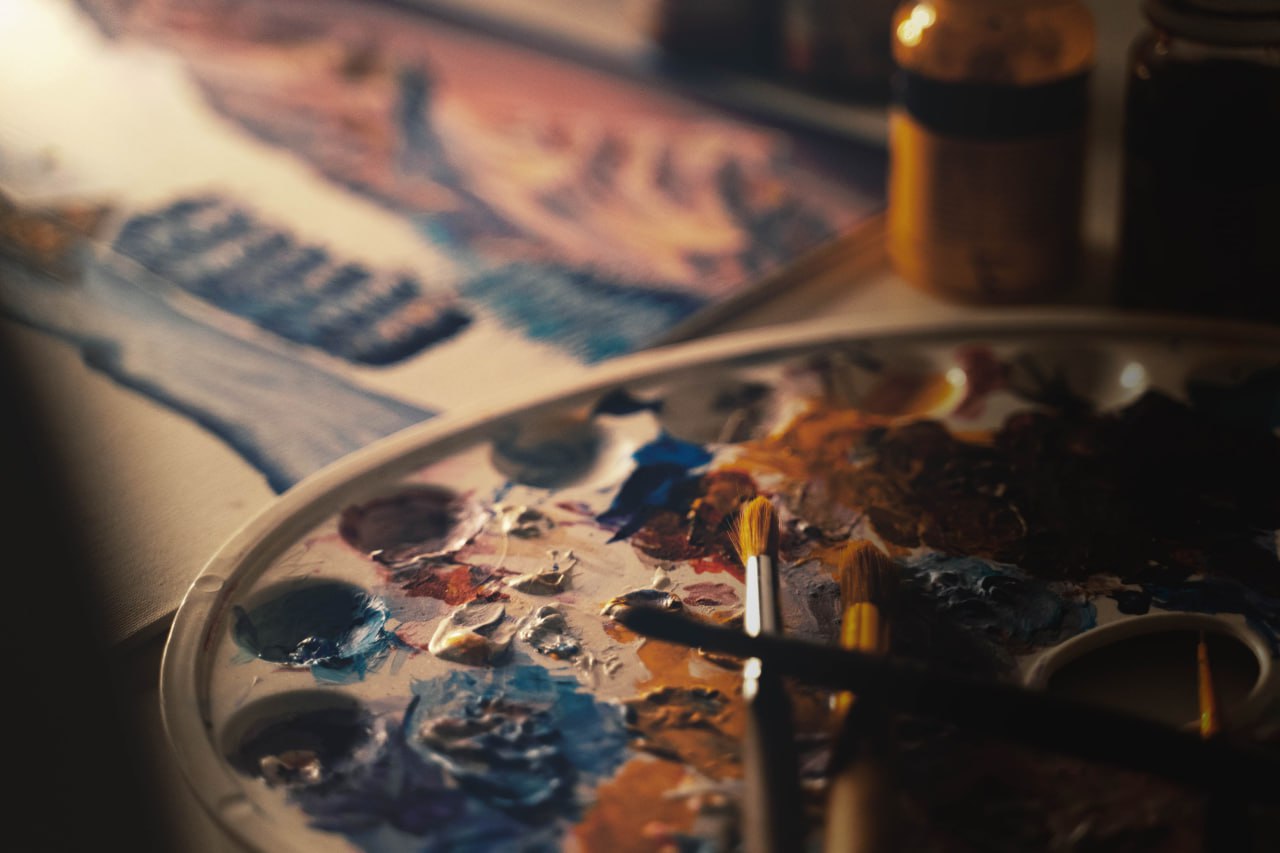 Вдохновение не ждёт апгрейда
Творчество — это выражение того, что скрыто внутри твоей души.
Выражать его можно как угодно | Сетка — социальная сеть от hh.ru