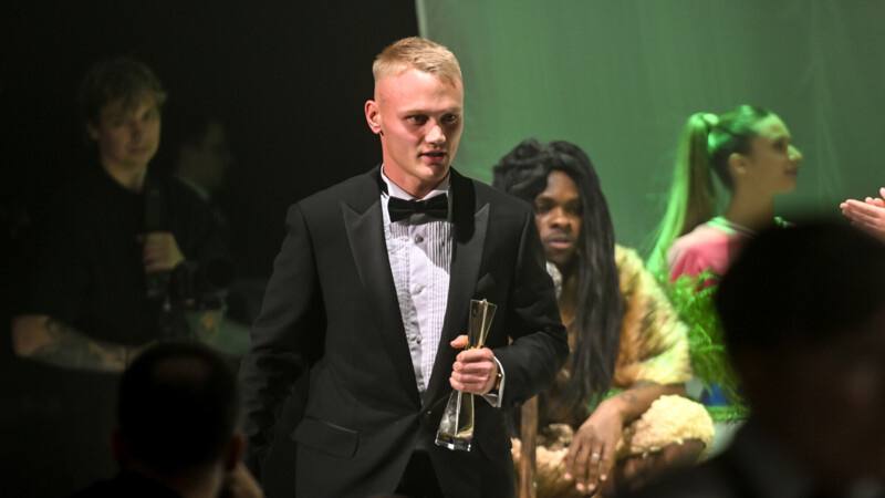 Прямо сейчас в Москве проходит Премия РБ | Сетка — социальная сеть от hh.ru