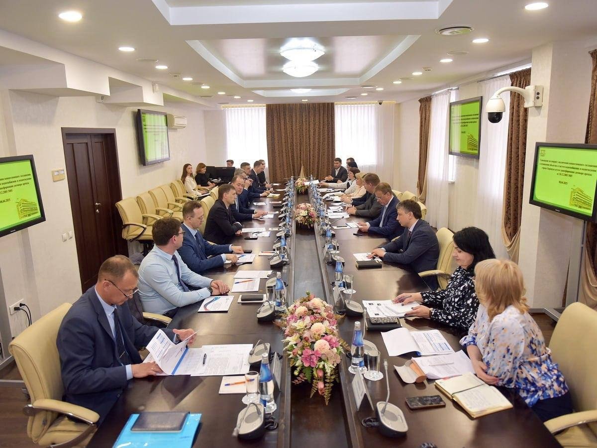 🤝 Финансовый директор ГК "Росводоканал" Андрей Коваленко и генеральный директор барнаульского водоканала Андрей Полюго приняли участие в совещании по реализации концессионных соглашений
Заседание было... | Сетка — социальная сеть от hh.ru