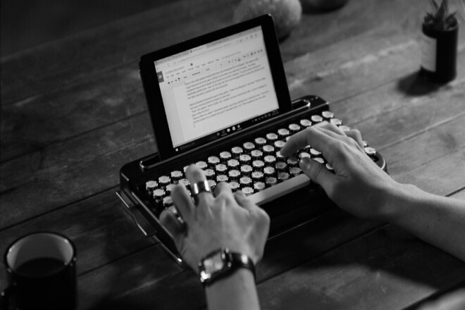 Время творчества. Писатель и его первое произведение.
«А что, если написать свою книгу?» — задаются вопросом большинство людей | Сетка — социальная сеть от hh.ru