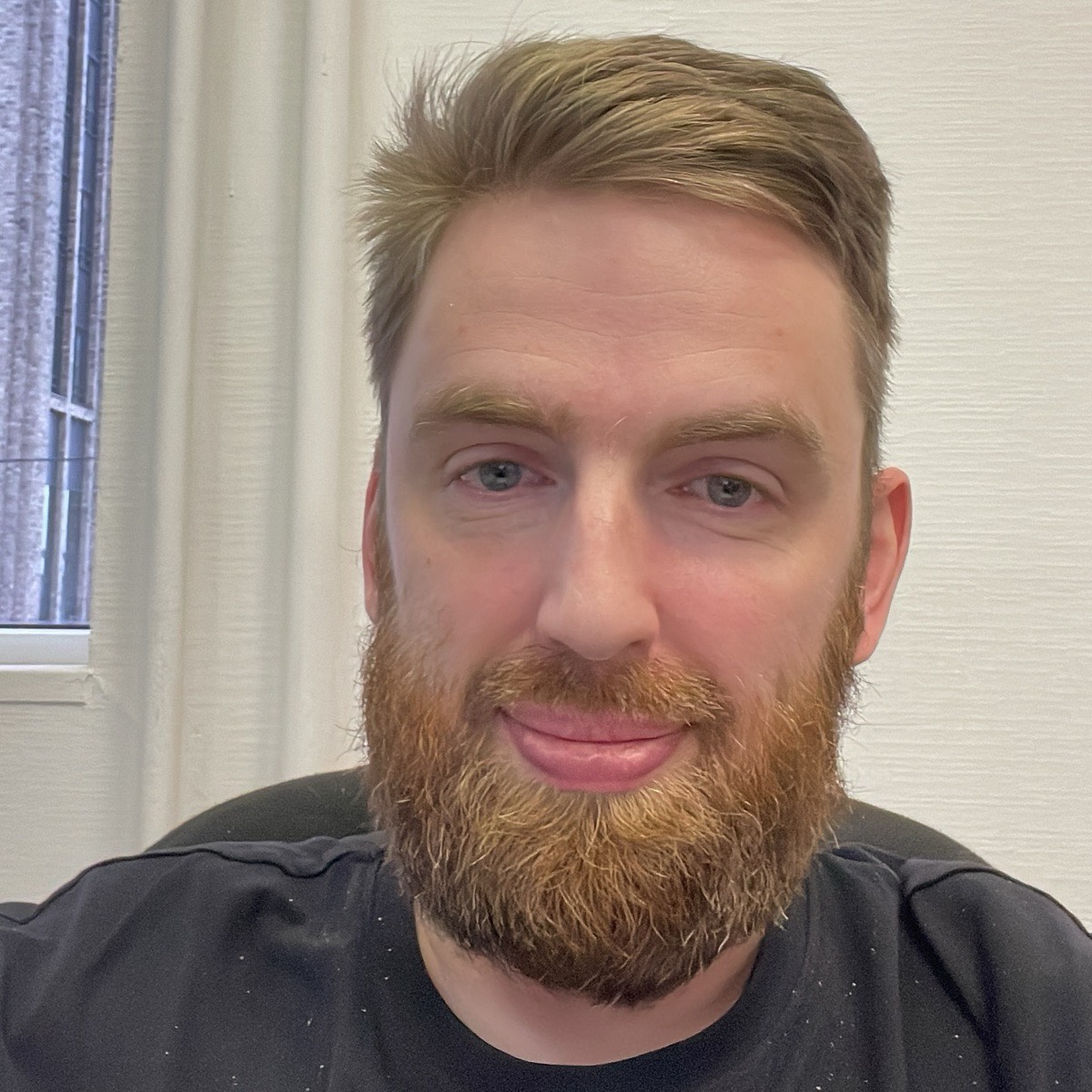 Евгений Лесников