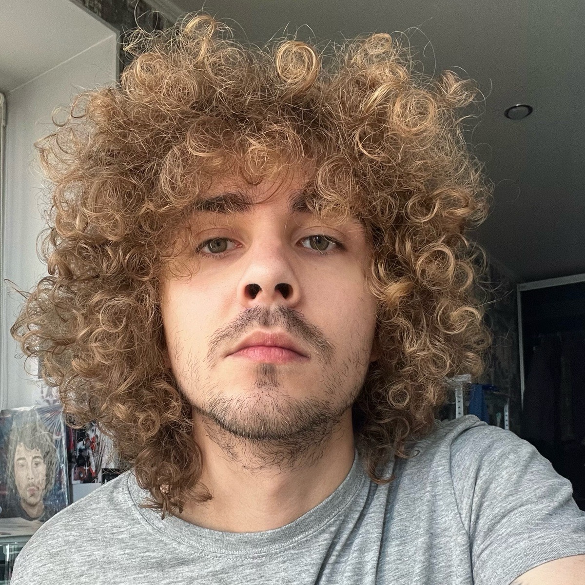 Дмитрий Глухов